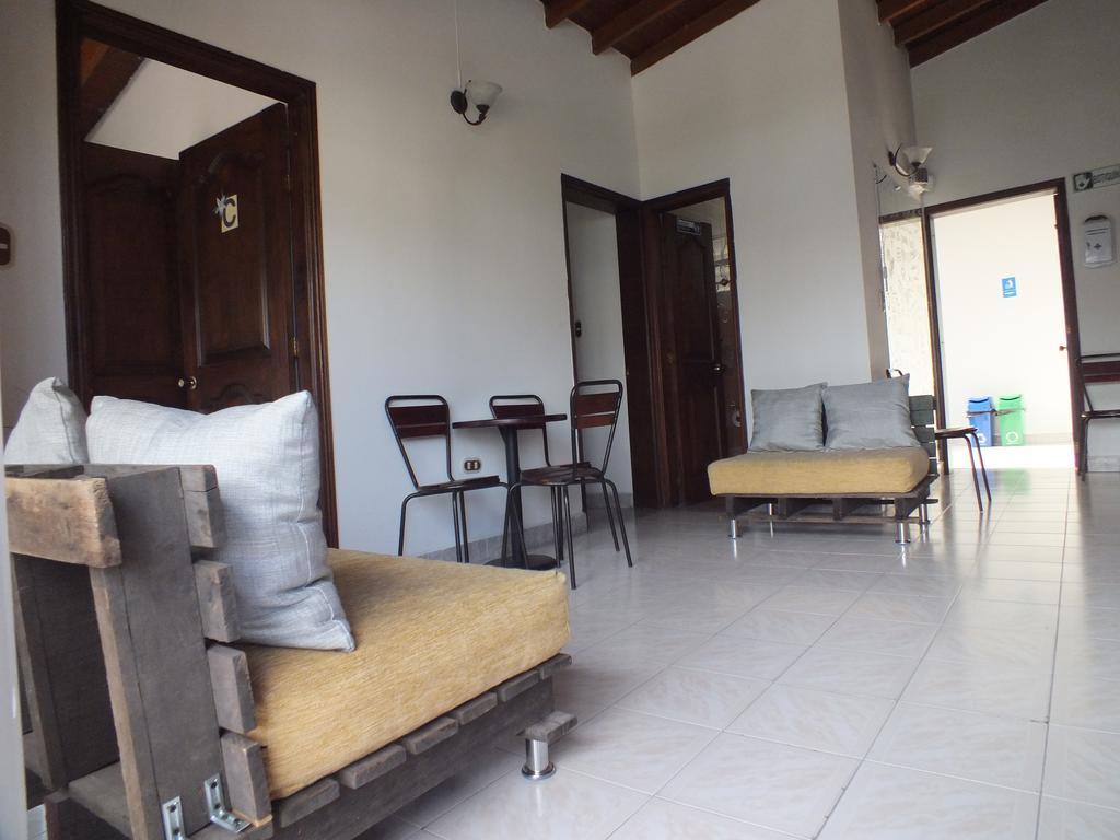 Hostal Casa Paraiso 麦德林 外观 照片